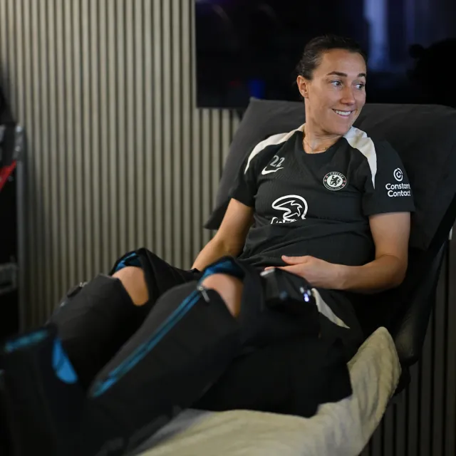 Chelsea athlete using Compex